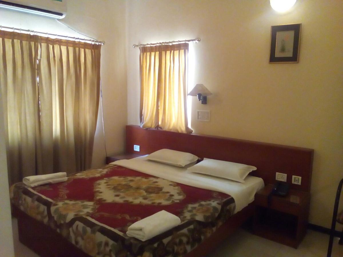 Hotel Bombay Tiffanys Mysuru Zewnętrze zdjęcie