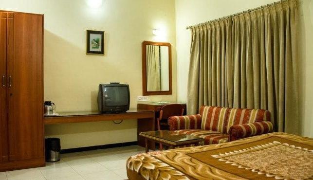 Hotel Bombay Tiffanys Mysuru Zewnętrze zdjęcie